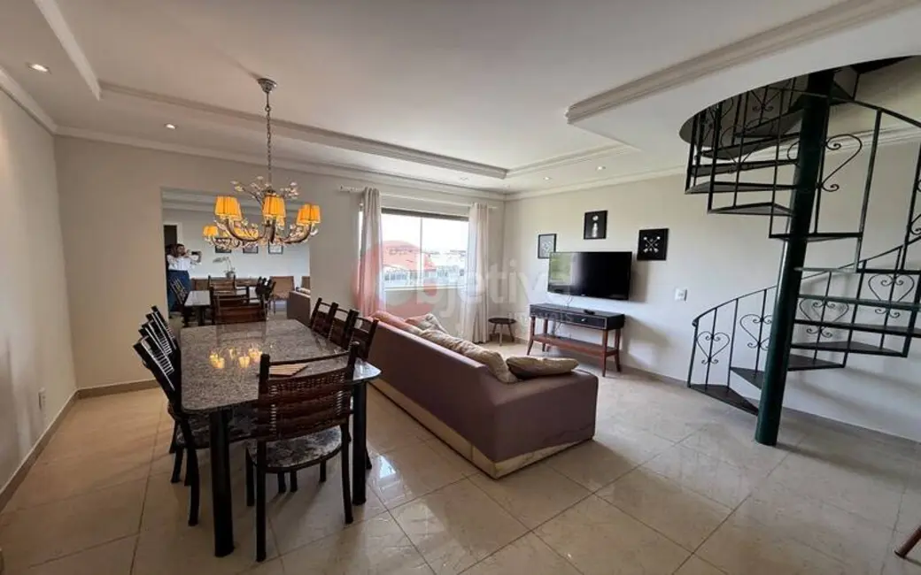 Foto 3 de Cobertura com 4 quartos à venda, 170m2 em Centro, Cabo Frio - RJ