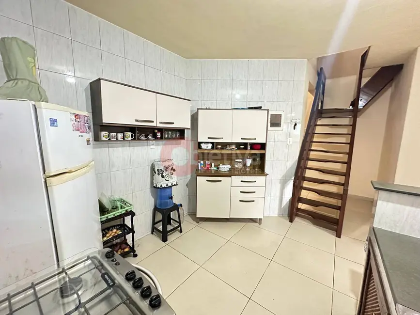 Foto 3 de Casa com 2 quartos à venda, 100m2 em Peró, Cabo Frio - RJ