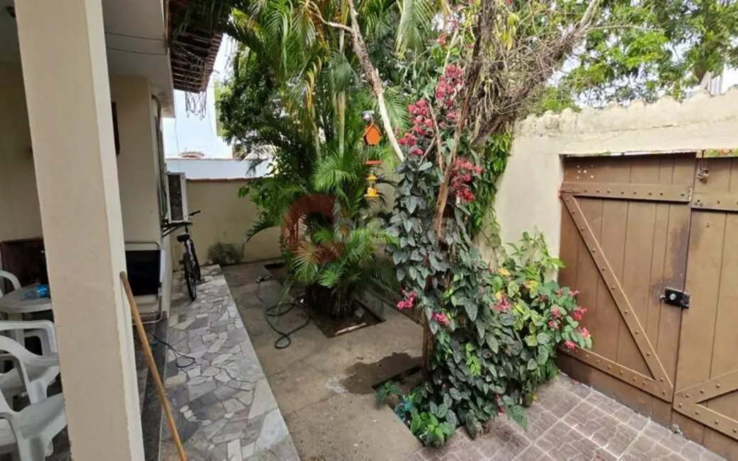 Foto 1 de Casa com 6 quartos à venda, 450m2 em Parque Central, Cabo Frio - RJ