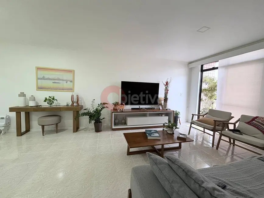 Foto 3 de Apartamento com 2 quartos à venda, 120m2 em Centro, Cabo Frio - RJ