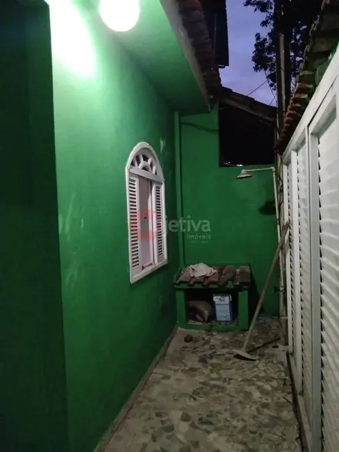 Foto 2 de Casa com 2 quartos para alugar, 90m2 em Palmeiras, Cabo Frio - RJ