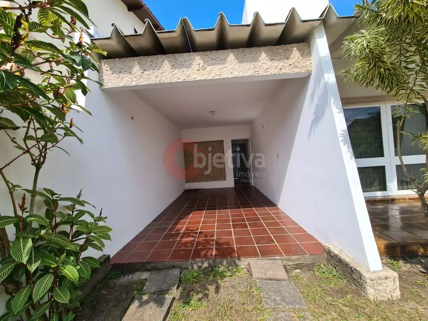 Foto 5 de Casa com 5 quartos para alugar, 328m2 em Centro, Cabo Frio - RJ