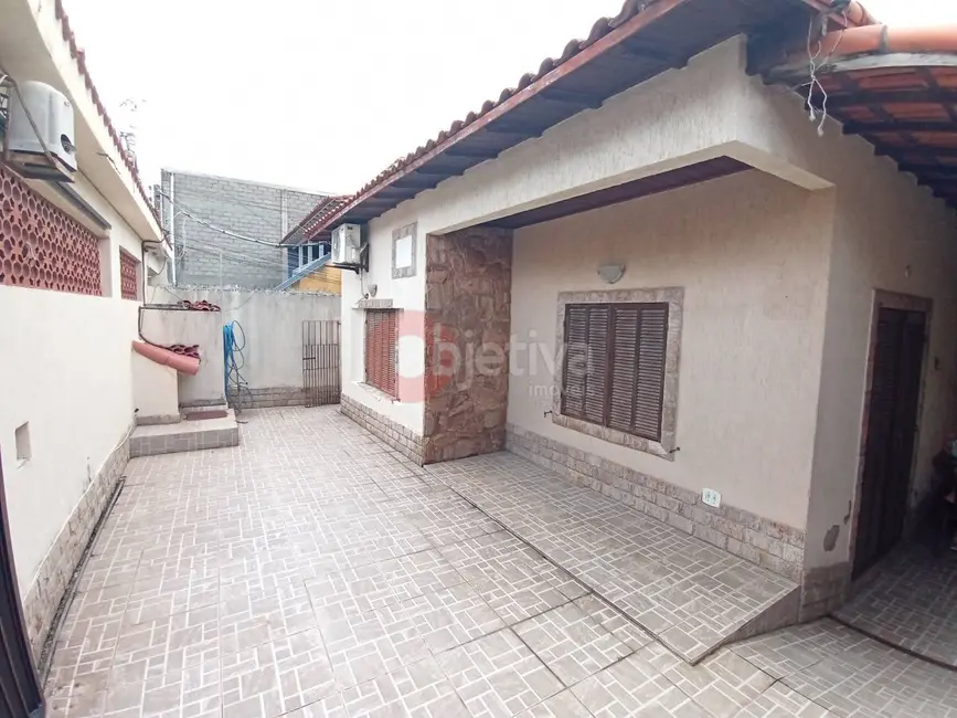 Foto 1 de Casa com 7 quartos à venda, 360m2 em São Cristóvão, Cabo Frio - RJ