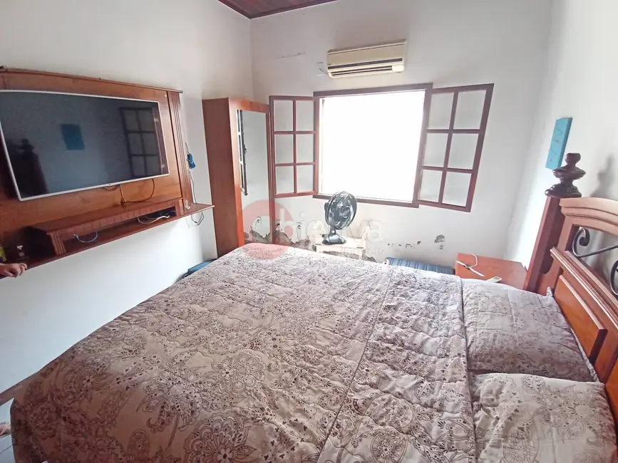 Foto 6 de Casa com 7 quartos à venda, 360m2 em São Cristóvão, Cabo Frio - RJ