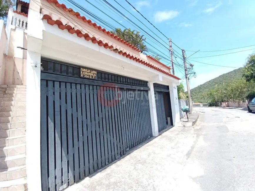 Foto 2 de Casa com 3 quartos à venda, 250m2 em Cabo Frio - RJ