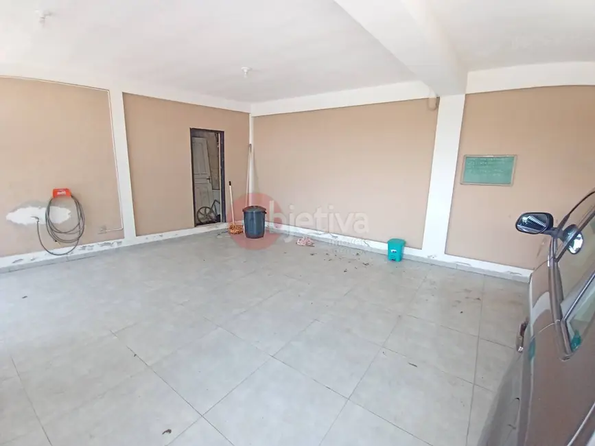 Foto 3 de Casa com 3 quartos à venda, 250m2 em Cabo Frio - RJ