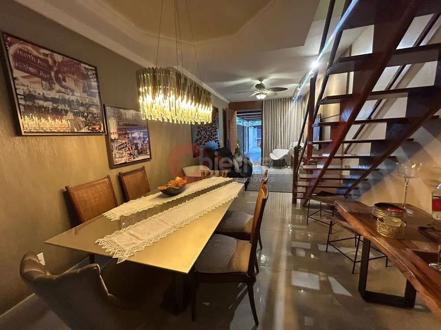 Foto 3 de Casa com 2 quartos à venda, 111m2 em Palmeiras, Cabo Frio - RJ