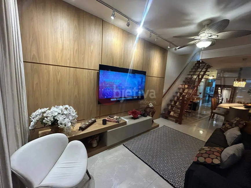 Foto 9 de Casa com 2 quartos à venda, 111m2 em Palmeiras, Cabo Frio - RJ