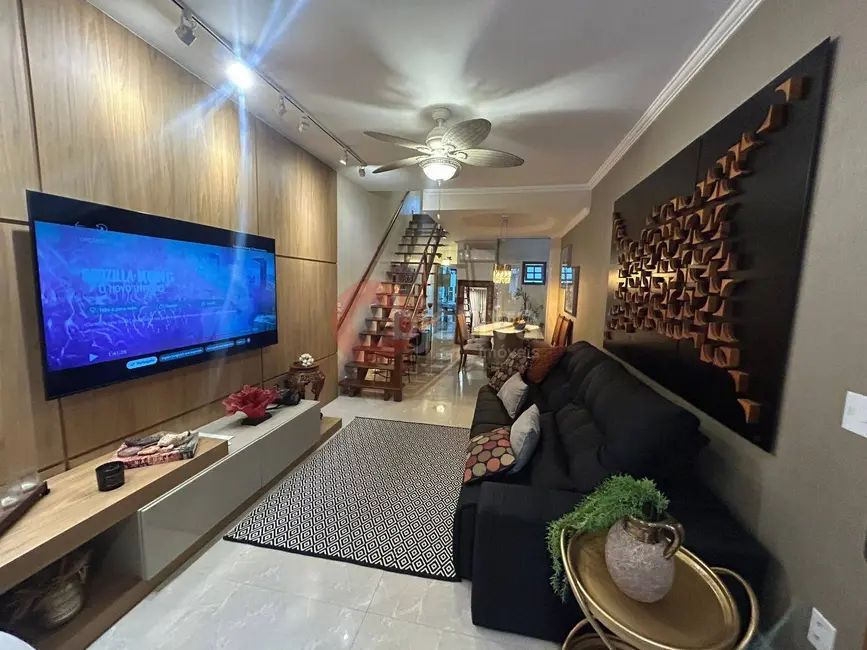 Foto 1 de Casa com 2 quartos à venda, 111m2 em Palmeiras, Cabo Frio - RJ