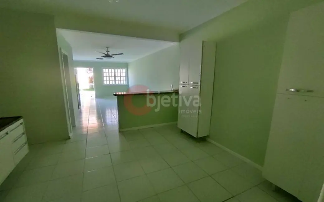 Casa de Condomínio com 3 quartos para alugar, 90m2 em Jardim Flamboyant, Cabo Frio - RJ - imagem 8 Foto 8 de Casa de Condomínio com 3 quartos para alugar, 90m2 em Jardim Flamboyant, Cabo Frio - RJ