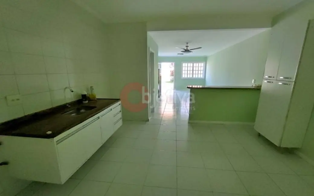Casa de Condomínio com 3 quartos para alugar, 90m2 em Jardim Flamboyant, Cabo Frio - RJ - imagem 7 Foto 7 de Casa de Condomínio com 3 quartos para alugar, 90m2 em Jardim Flamboyant, Cabo Frio - RJ
