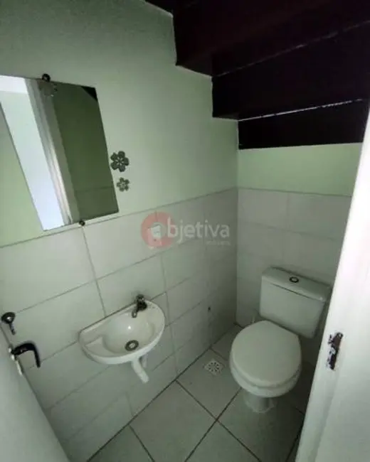 Casa de Condomínio com 3 quartos para alugar, 90m2 em Jardim Flamboyant, Cabo Frio - RJ - imagem 6 Foto 6 de Casa de Condomínio com 3 quartos para alugar, 90m2 em Jardim Flamboyant, Cabo Frio - RJ