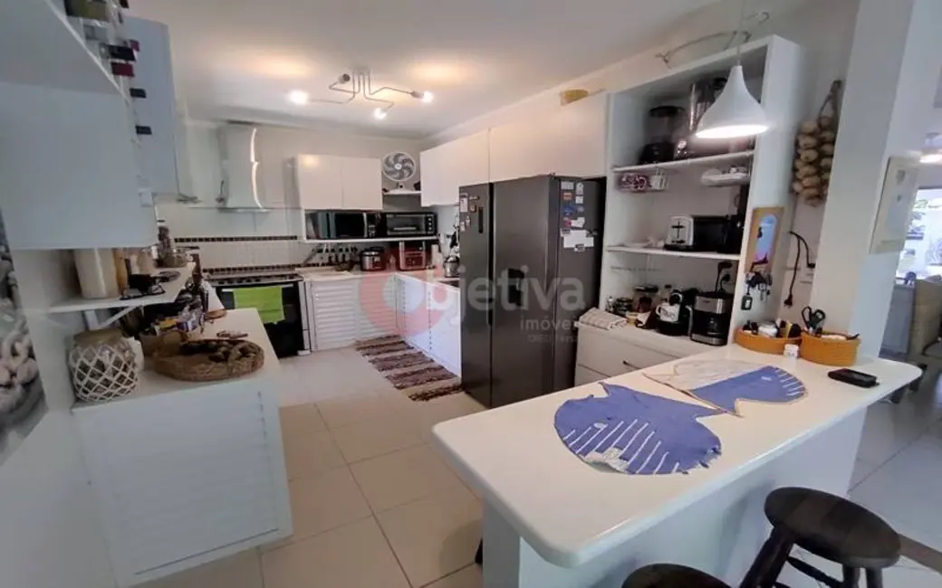 Foto 6 de Casa com 4 quartos à venda, 170m2 em Portinho, Cabo Frio - RJ