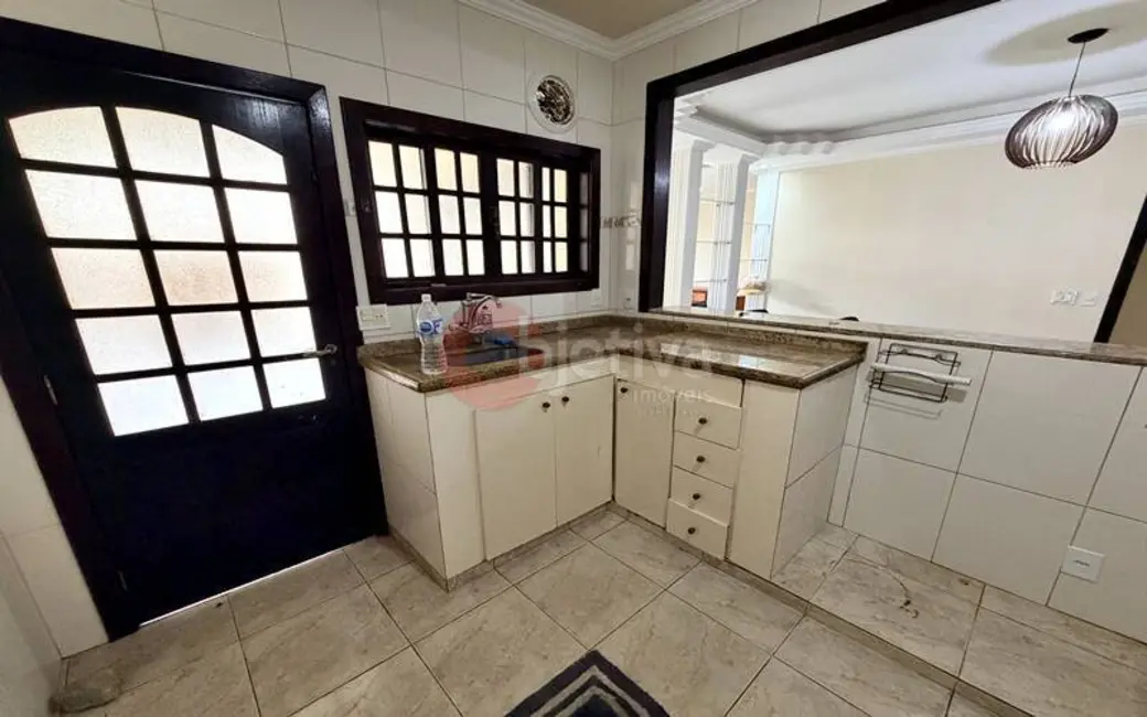 Casa com 4 quartos para alugar, 225m2 em Vila do Sol, Cabo Frio - RJ - imagem 8 Foto 8 de Casa com 4 quartos para alugar, 225m2 em Vila do Sol, Cabo Frio - RJ