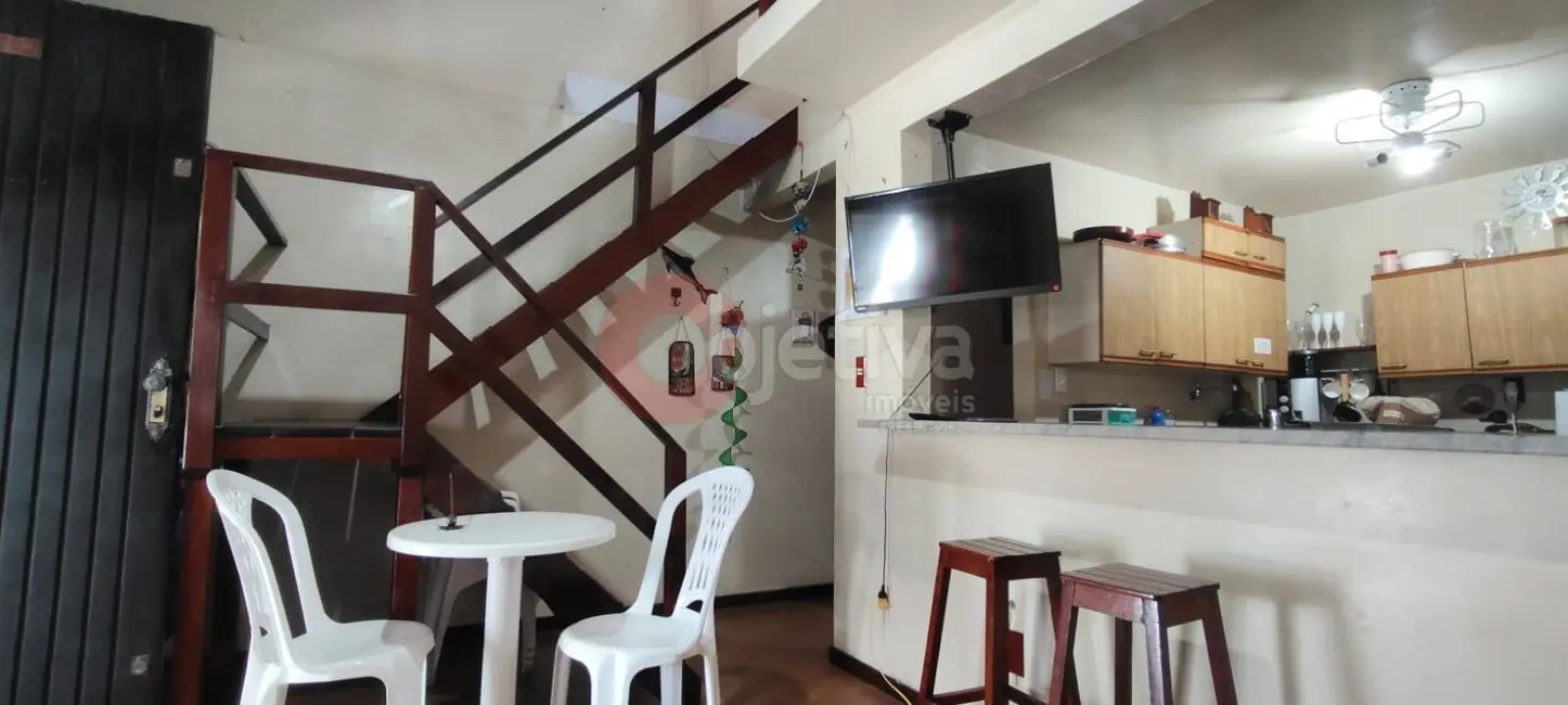 Foto 4 de Casa de Condomínio com 2 quartos para alugar em Peró, Cabo Frio - RJ