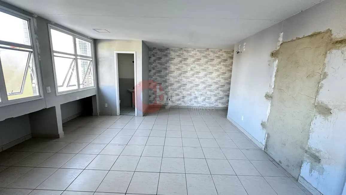 Foto 4 de Sala Comercial para alugar, 32m2 em Passagem, Cabo Frio - RJ