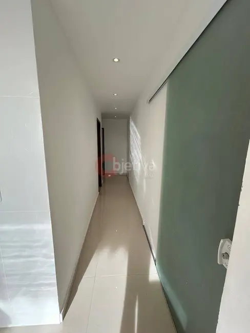 Apartamento com 2 quartos para alugar, 90m2 em Cabo Frio - RJ - imagem 8 Foto 8 de Apartamento com 2 quartos para alugar, 90m2 em Cabo Frio - RJ