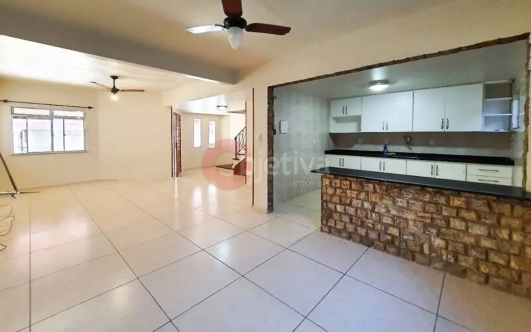 Foto 2 de Casa de Condomínio com 3 quartos à venda, 93m2 em Palmeiras, Cabo Frio - RJ