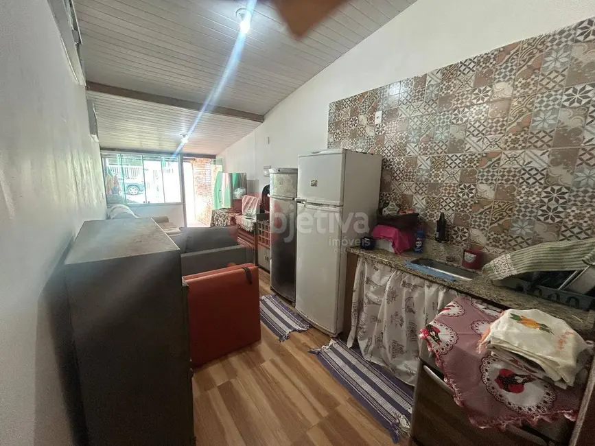 Foto 5 de Casa para alugar, 30m2 em Cabo Frio - RJ