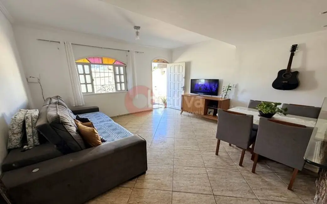 Foto 4 de Casa com 2 quartos à venda, 85m2 em Parque Burle, Cabo Frio - RJ