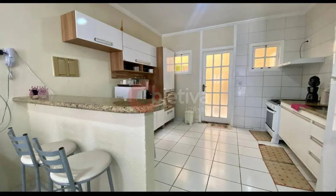 Foto 6 de Apartamento com 3 quartos à venda, 73m2 em Jardim Flamboyant, Cabo Frio - RJ