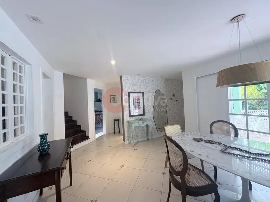 Foto 1 de Casa com 3 quartos à venda e para alugar, 163m2 em Jardim Flamboyant, Cabo Frio - RJ