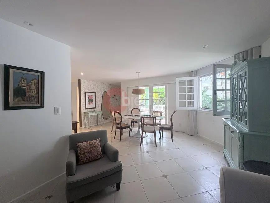 Foto 2 de Casa com 3 quartos à venda e para alugar, 163m2 em Jardim Flamboyant, Cabo Frio - RJ