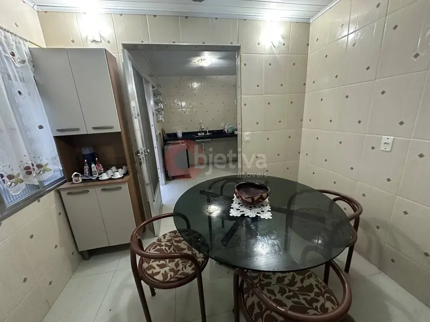 Casa de Condomínio com 3 quartos para alugar, 166m2 em Braga, Cabo Frio - RJ - imagem 5 Foto 5 de Casa de Condomínio com 3 quartos para alugar, 166m2 em Braga, Cabo Frio - RJ