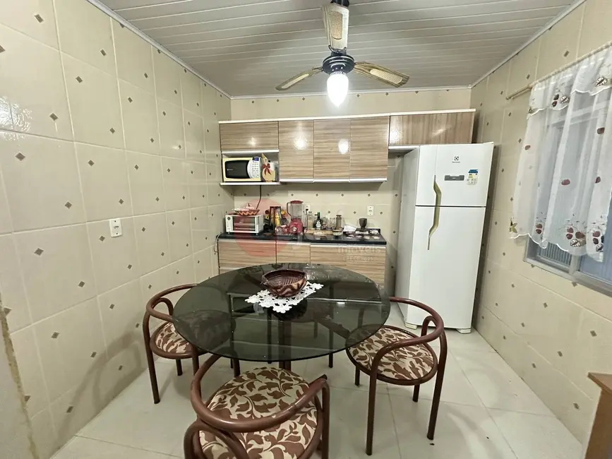 Casa de Condomínio com 3 quartos para alugar, 166m2 em Braga, Cabo Frio - RJ - imagem 6 Foto 6 de Casa de Condomínio com 3 quartos para alugar, 166m2 em Braga, Cabo Frio - RJ