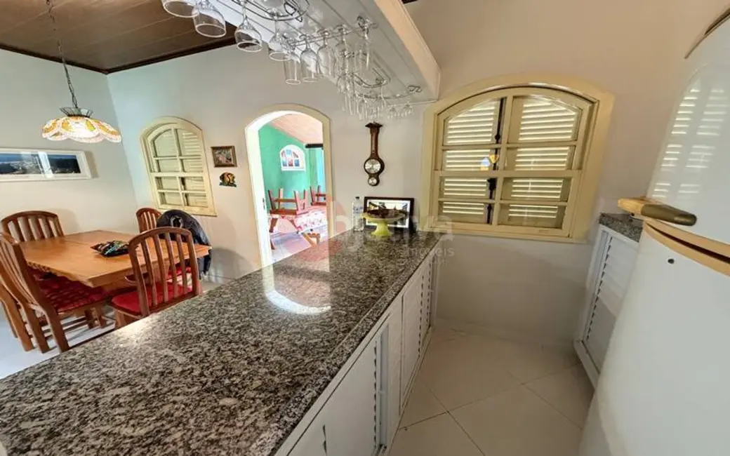 Casa de Condomínio com 3 quartos à venda, 100m2 em Palmeiras, Cabo Frio - RJ - imagem 5 Foto 5 de Casa de Condomínio com 3 quartos à venda, 100m2 em Palmeiras, Cabo Frio - RJ