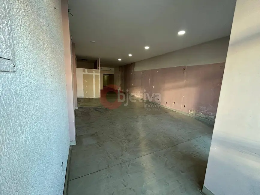 Loja para alugar, 450m2 em Parque Central, Cabo Frio - RJ - imagem 2 Foto 2 de Loja para alugar, 450m2 em Parque Central, Cabo Frio - RJ