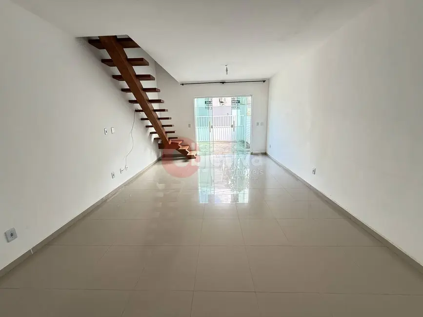 Foto 2 de Casa com 2 quartos à venda, 70m2 em Cabo Frio - RJ