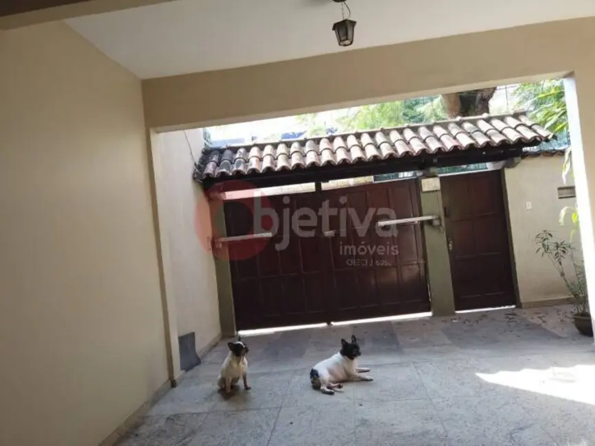 Casa com 3 quartos à venda, 196m2 em Centro, Cabo Frio - RJ - imagem 5 Foto 5 de Casa com 3 quartos à venda, 196m2 em Centro, Cabo Frio - RJ