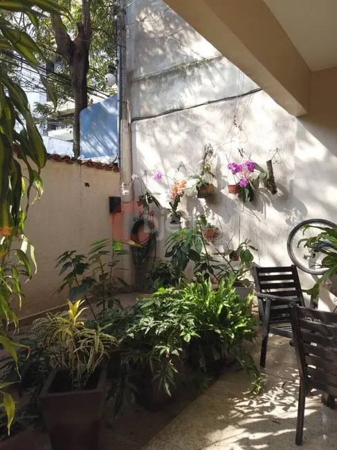 Casa com 3 quartos à venda, 196m2 em Centro, Cabo Frio - RJ - imagem 2 Foto 2 de Casa com 3 quartos à venda, 196m2 em Centro, Cabo Frio - RJ