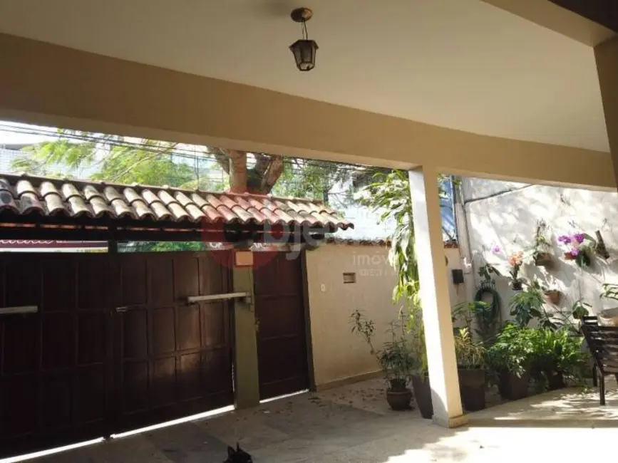 Casa com 3 quartos à venda, 196m2 em Centro, Cabo Frio - RJ - imagem 4 Foto 4 de Casa com 3 quartos à venda, 196m2 em Centro, Cabo Frio - RJ