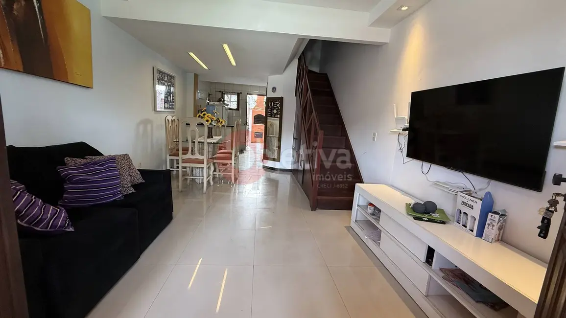 Casa com 2 quartos à venda, 100m2 em Ogiva, Cabo Frio - RJ - imagem 1 Foto 1 de Casa com 2 quartos à venda, 100m2 em Ogiva, Cabo Frio - RJ