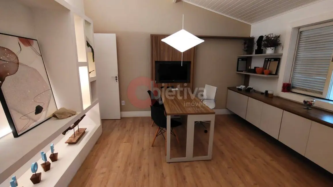 Casa com 3 quartos à venda, 320m2 em Portinho, Cabo Frio - RJ - imagem 5 Foto 5 de Casa com 3 quartos à venda, 320m2 em Portinho, Cabo Frio - RJ