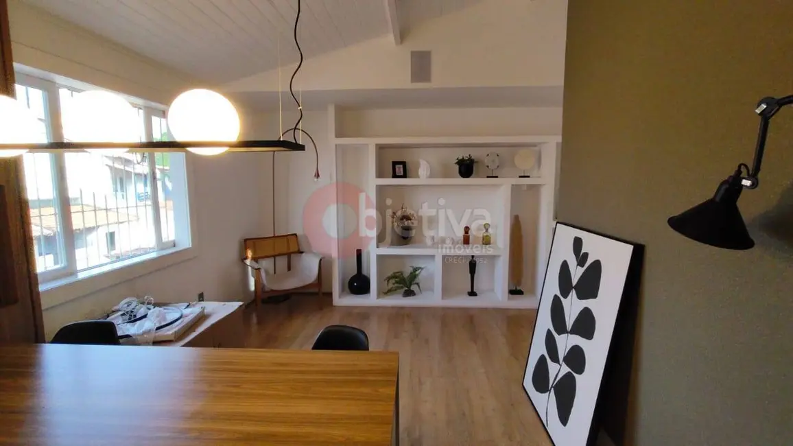 Casa com 3 quartos à venda, 320m2 em Portinho, Cabo Frio - RJ - imagem 8 Foto 8 de Casa com 3 quartos à venda, 320m2 em Portinho, Cabo Frio - RJ