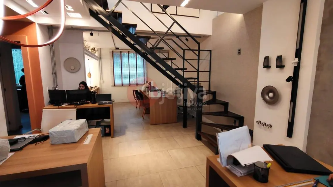 Casa com 3 quartos à venda, 320m2 em Portinho, Cabo Frio - RJ - imagem 4 Foto 4 de Casa com 3 quartos à venda, 320m2 em Portinho, Cabo Frio - RJ