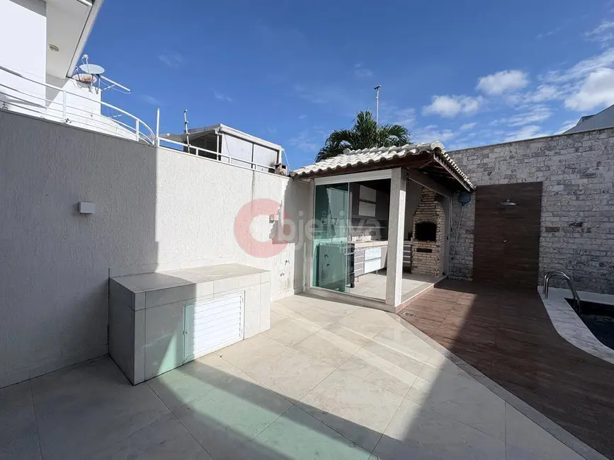 Foto 2 de Casa com 4 quartos à venda, 165m2 em Cabo Frio - RJ