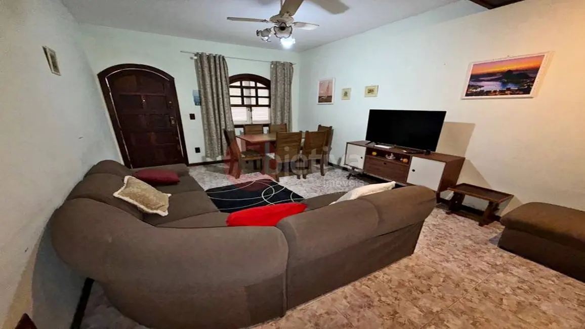 Casa de Condomínio com 3 quartos para alugar, 90m2 em Peró, Cabo Frio - RJ - imagem 3 Foto 3 de Casa de Condomínio com 3 quartos para alugar, 90m2 em Peró, Cabo Frio - RJ