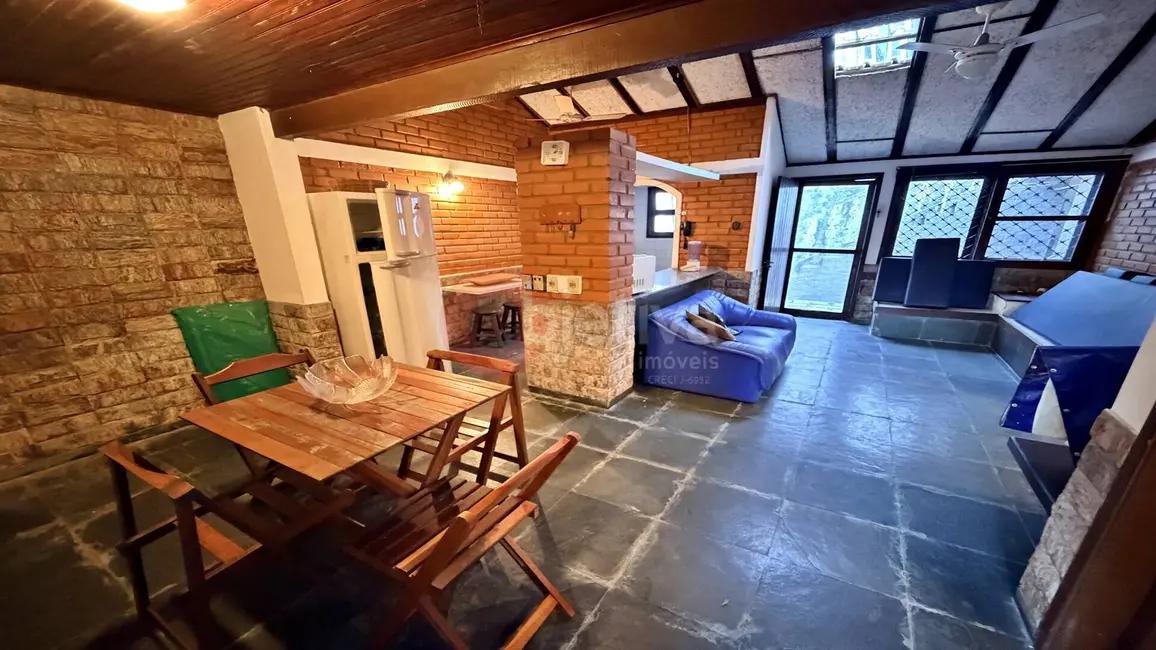 Casa de Condomínio com 3 quartos à venda, 100m2 em Palmeiras, Cabo Frio - RJ - imagem 4 Foto 4 de Casa de Condomínio com 3 quartos à venda, 100m2 em Palmeiras, Cabo Frio - RJ