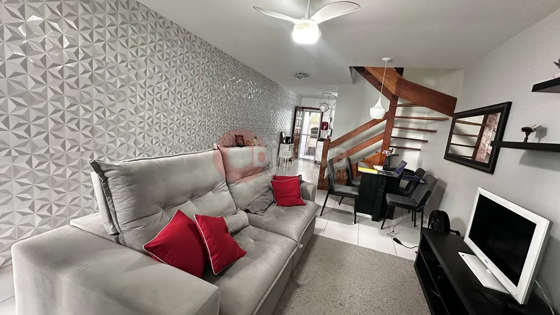 Foto 2 de Casa de Condomínio com 2 quartos à venda, 90m2 em Peró, Cabo Frio - RJ