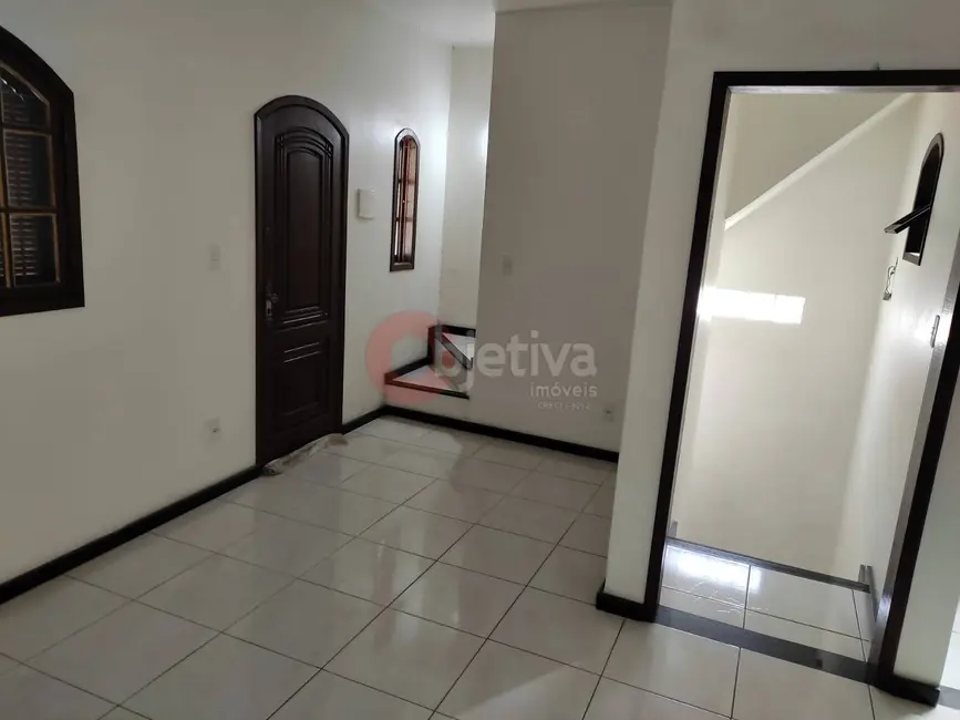 Foto 2 de Casa com 2 quartos à venda, 207m2 em Jacaré, Cabo Frio - RJ