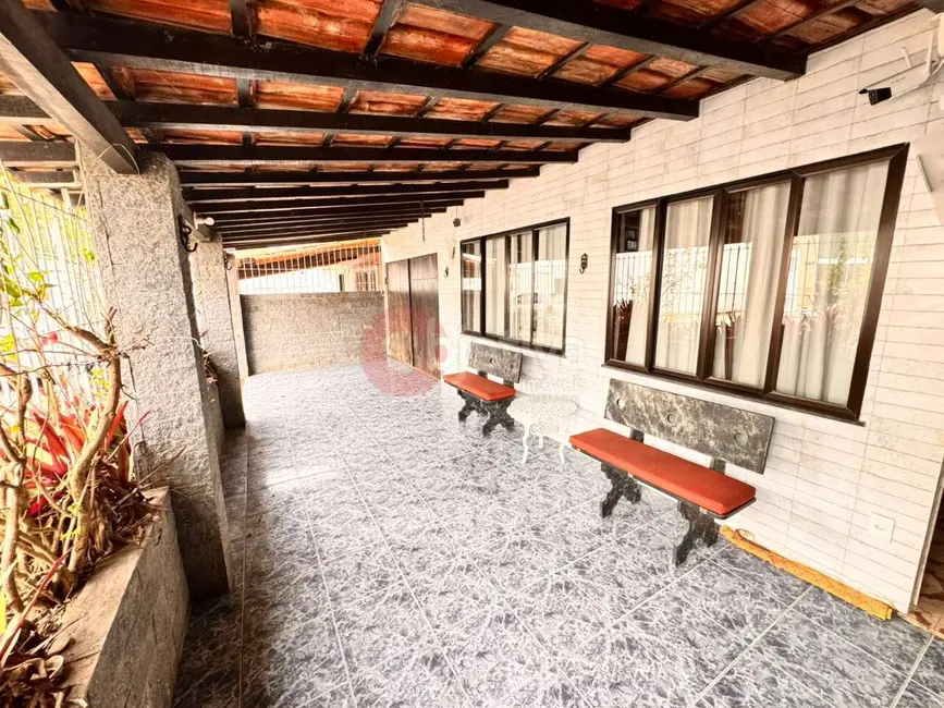 Foto 2 de Casa de Condomínio com 3 quartos à venda, 79m2 em Braga, Cabo Frio - RJ