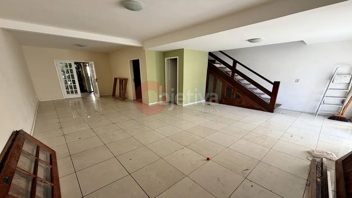 Foto 5 de Casa com 4 quartos à venda, 180m2 em Braga, Cabo Frio - RJ