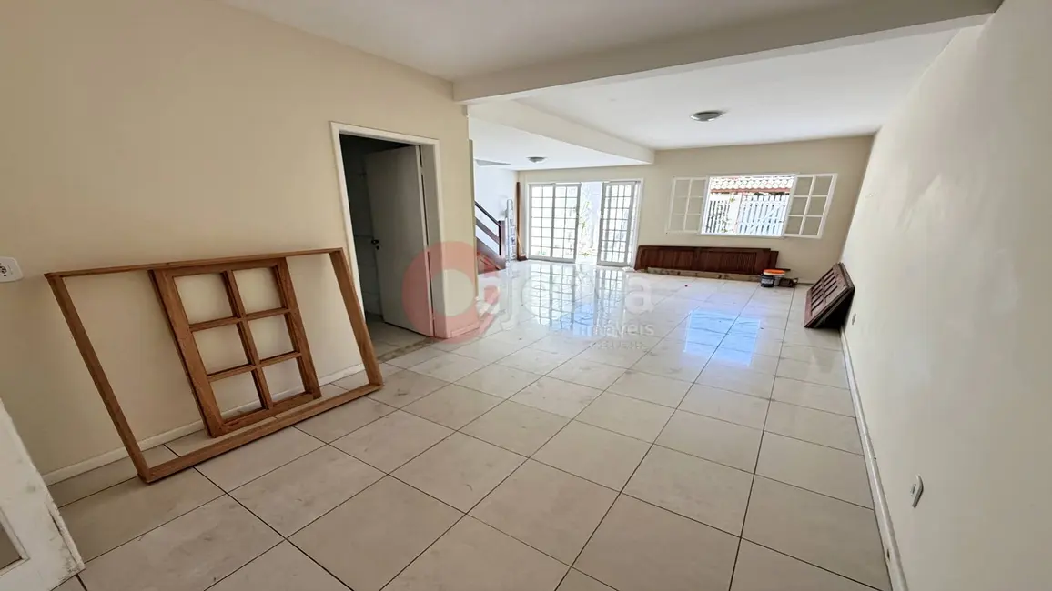 Foto 6 de Casa com 4 quartos à venda, 180m2 em Braga, Cabo Frio - RJ