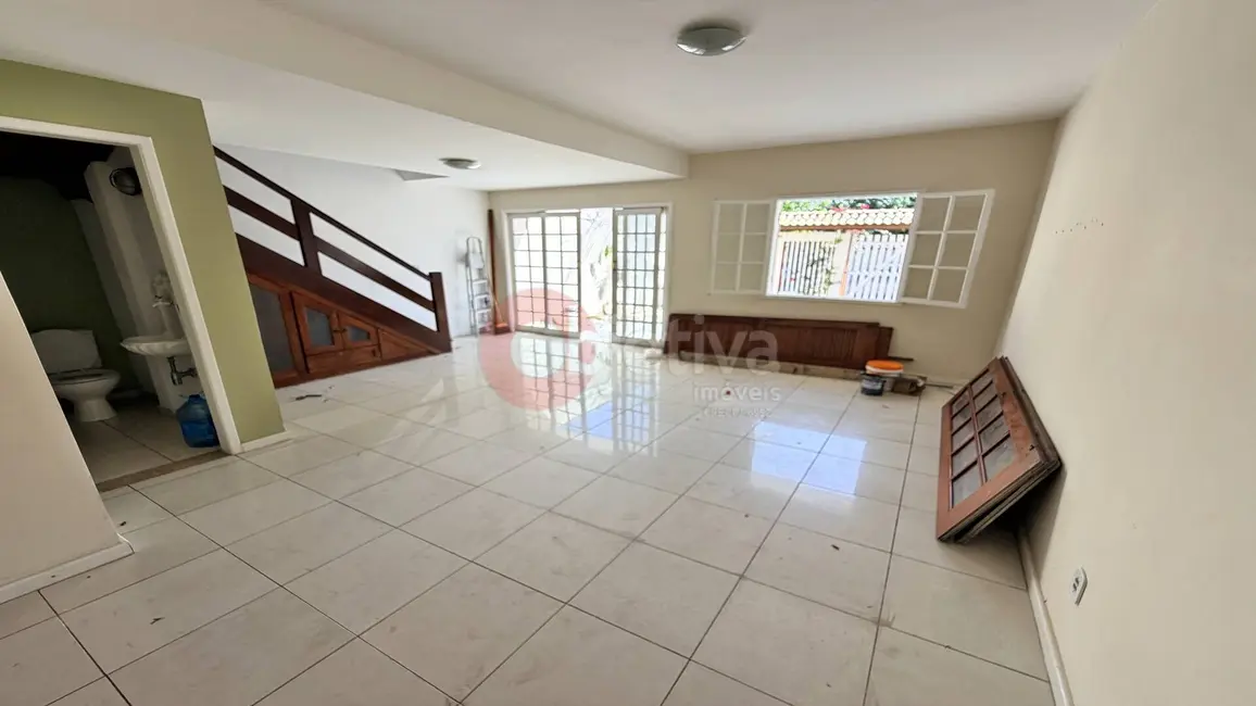 Foto 7 de Casa com 4 quartos à venda, 180m2 em Braga, Cabo Frio - RJ