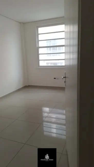 Foto 3 de Sala Comercial com 3 quartos para alugar, 100m2 em Sé, São Paulo - SP