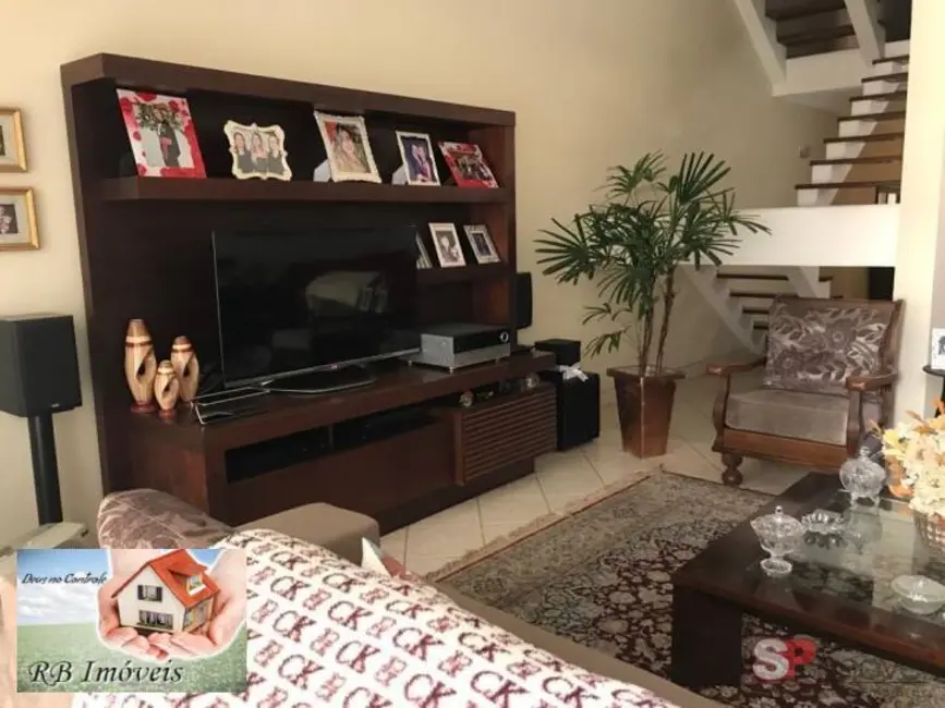 Sobrado com 3 quartos à venda em Jardim Utinga, Santo Andre - SP - imagem 6 Foto 6 de Sobrado com 3 quartos à venda em Jardim Utinga, Santo Andre - SP